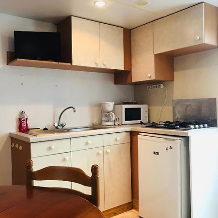 Mobil'home dans camping Bec-de-Mortagne Extérieur photo