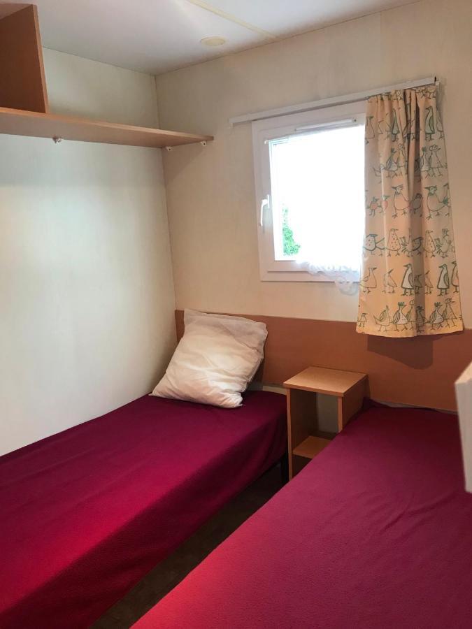 Mobil'home dans camping Bec-de-Mortagne Extérieur photo