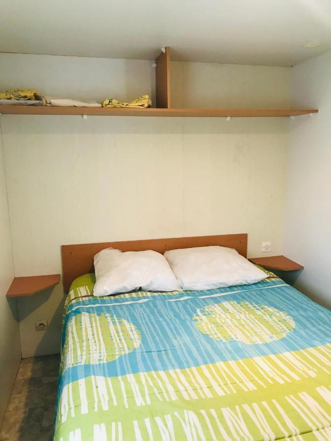 Mobil'home dans camping Bec-de-Mortagne Extérieur photo